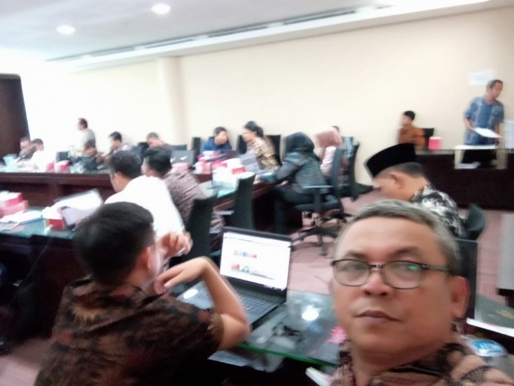 Rapat bimtek pemutahiran website