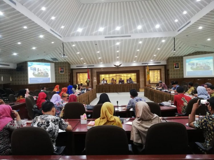 Tim evaluasi lakip inspektorat banten ke pemkot tanggerang entry breafing