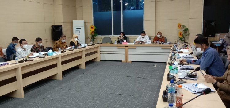 Rapat kerja Inspektur dengan Komisi I DPRD Provinsi Banten