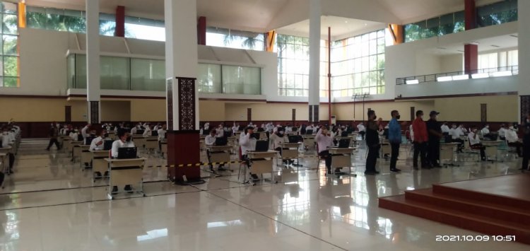 Tim Inspektorat sedang melakukan monitoring/pengawasan pelaks seleksi CPNS formasi 2021 di BPSDM Prov Banten ( hari 1)