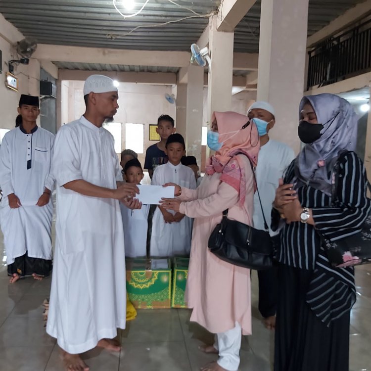 Perwakilan Majlis Taklim Inspektorat Daerah Provinsi Banten telah menyalurkan amanah seuruh pegawai Inspektorat Daerah Provinsi Banten.