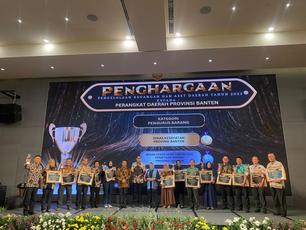 Inspektorat Daerah Provinsi Banten Mendapatkan Penghargaan Terbaik ke-3 Dari Gubernur Banten sebagai OPD dengan Pengelolaan Keuangan dan Aset Daerah Tahun Anggaran 2023.