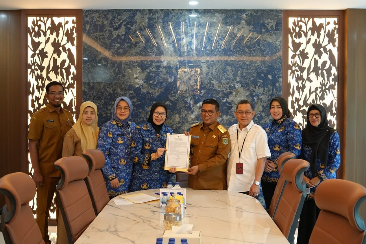 Penyerahan Laporan Eksekutif Daerah ( LED )