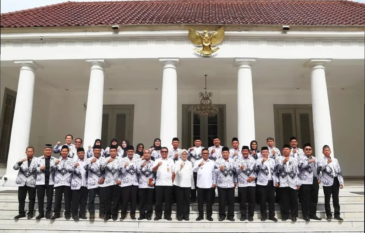 Gubernur Provinsi Banten Bapak Andra Soni melakukan Audiensi dengan Pengurus PGRI Provinsi Banten
