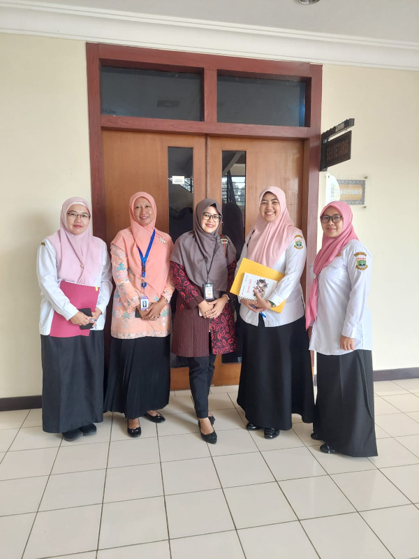 pengambilan data berupa wajah bahasa di ruang publik dan surat dinas