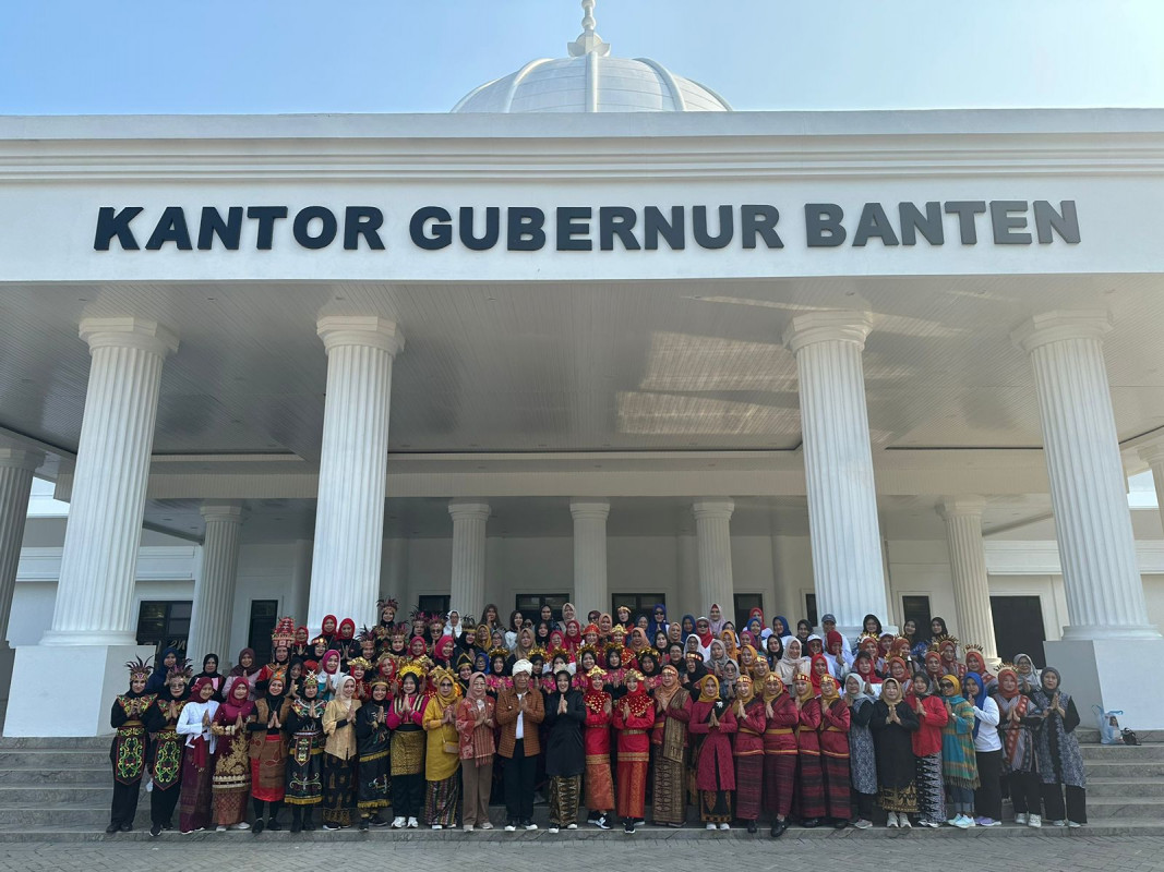 Pembuatan Video Senam Kreasi Aku Indonesia dengan menggunakan Baju Adat/ Wastra Nusantara