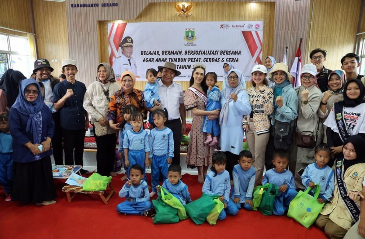 Kegiatan Penanaman Mangrove, Menyapa Anak anak Paud serta Kegiatan Posyandu dilanjutkan Berdialog Dengan Para Nelayan, di Karangantu, Kota Serang