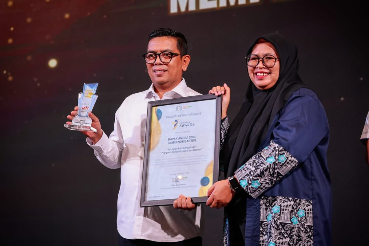 Gubernur Banten Andra Soni Raih Anugerah Ekbispar Award 2025 Kategori Tokoh Inspiratif.