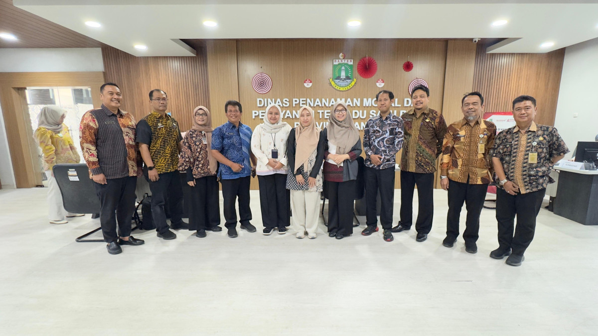 Inspektur Daerah Provinsi Banten Dampingi Tim Penilai Nasional KemenPANRB Lakukan Evaluasi Lapangan Zona Integritas di DPMPTSP